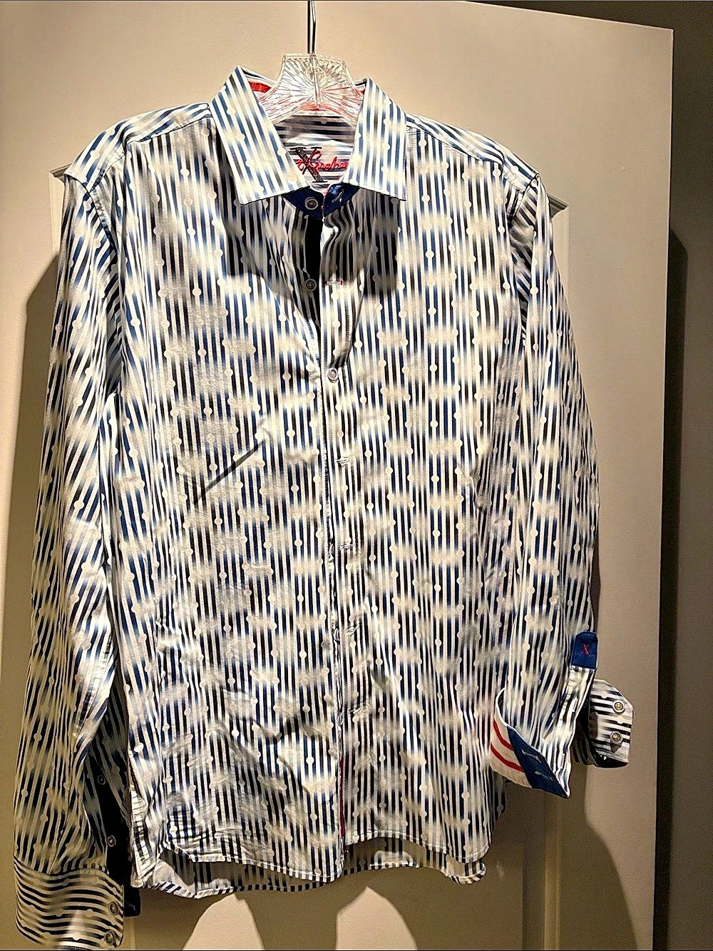 Robert Graham Men's Striped Button Down in Blue & White Like New